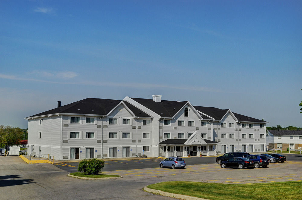 Quality Inn & Suites Батърст Екстериор снимка