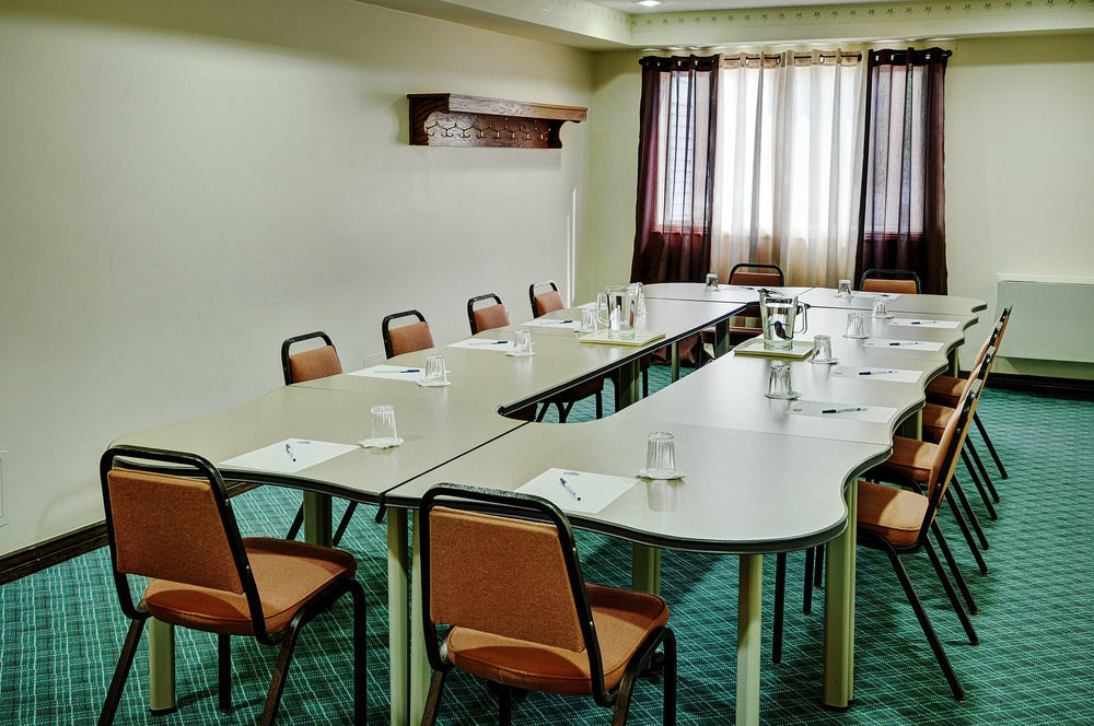 Quality Inn & Suites Батърст Екстериор снимка