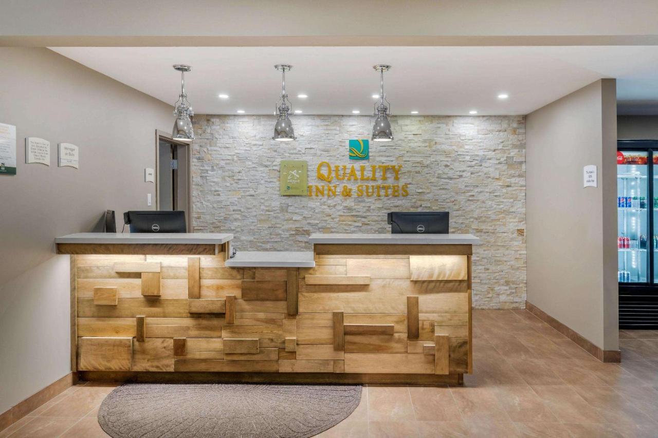 Quality Inn & Suites Батърст Екстериор снимка